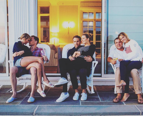Taylor, Tom, Ryan, Blake, Brittany and Ben cosy up
