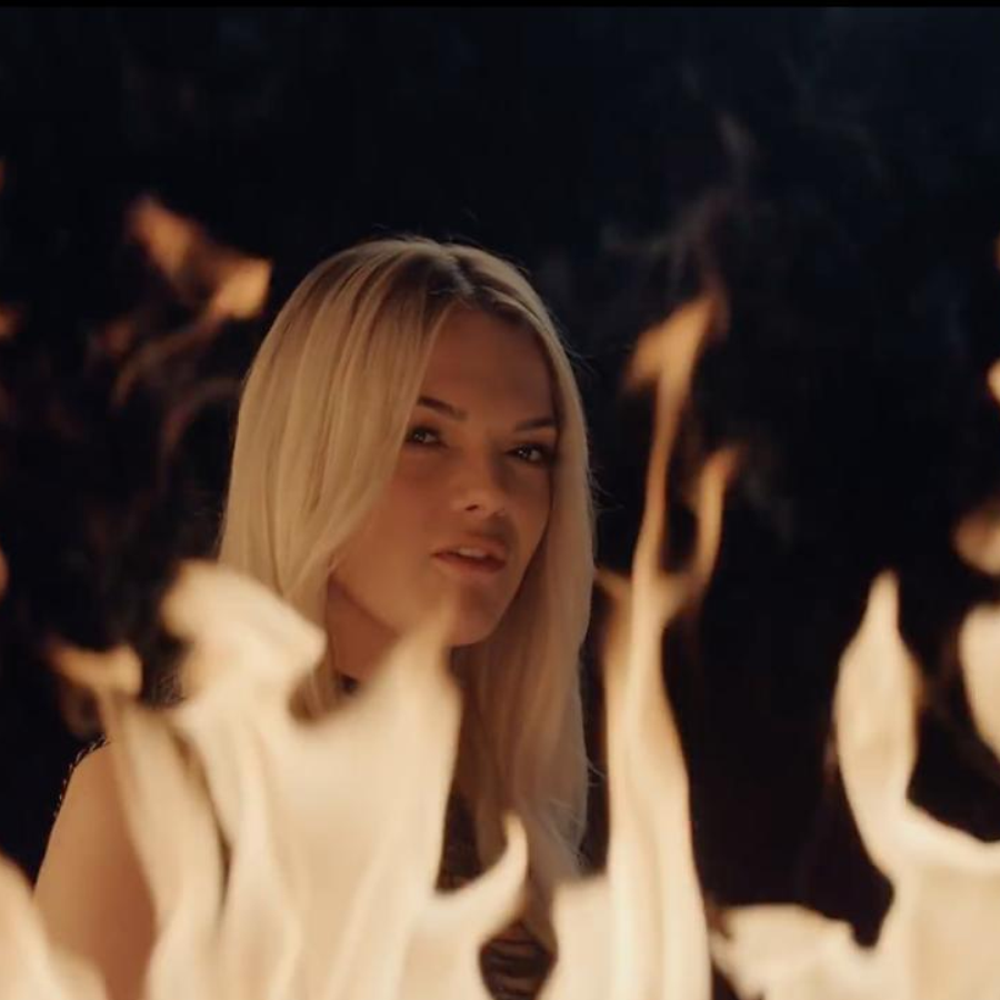 Clean Bandit feat. Louisa Johnson - 'Tears' Music Video