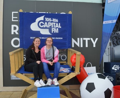 Were you pap'd by the Capital Street Stars?