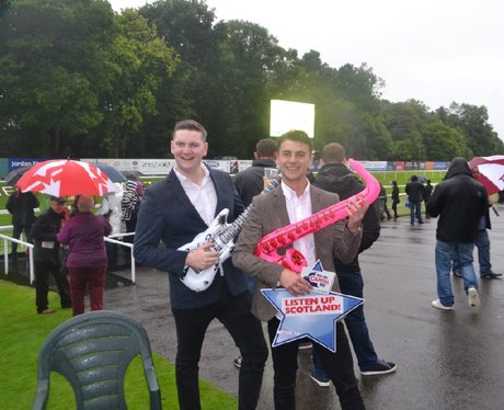 Were you pap'd by the Capital Street Stars?
