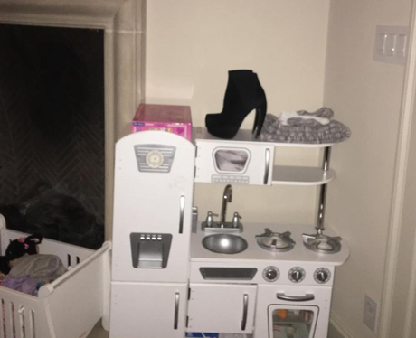 Victoria Beckhams shoes are stolen by daughter H