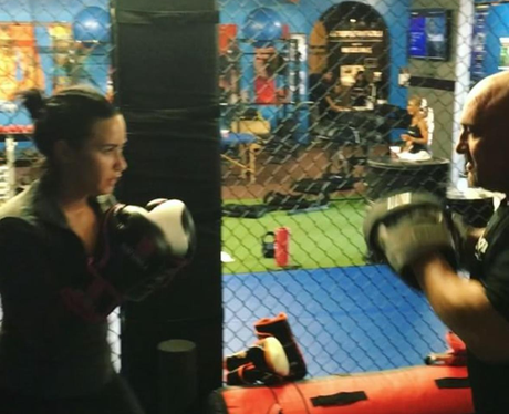 Celebs Boxing Demi Lovato