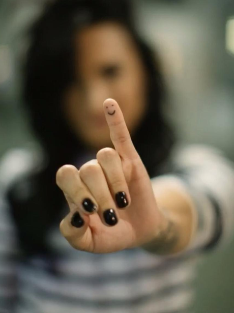 Demi Lovato gets new tattoo on her pinky finger