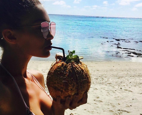 Gigi Hadid enjoys romantic break with Zayn