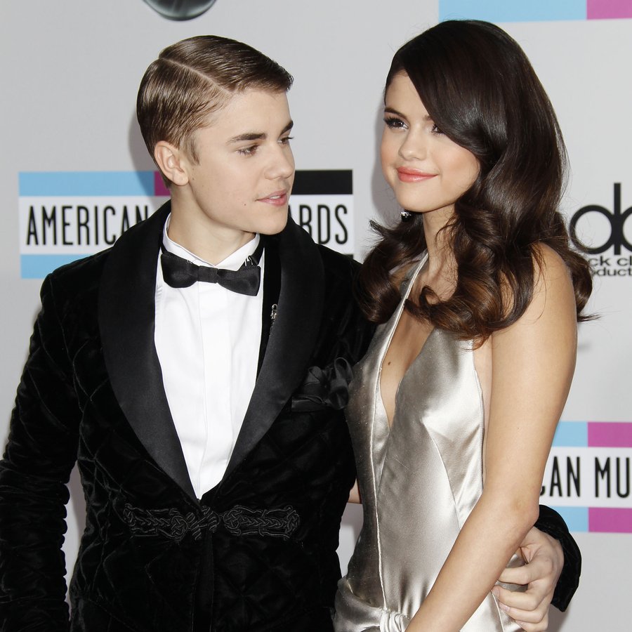 Selena Gomez and Justin Bieber 2011 American Music Awards