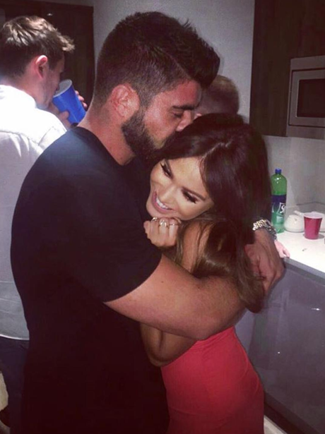Vicky Pattison cosies up to new man, Rodge the Tod