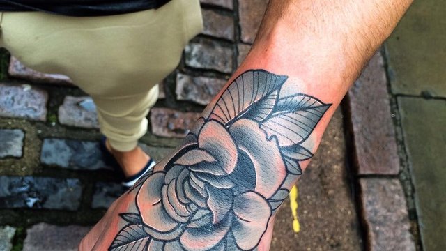 Gaz Beadle shows off floral tattoo in tribute to h