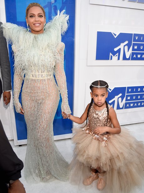 Beyonce and Blue Ivy MTV VMAs Red Carpet Arrivals