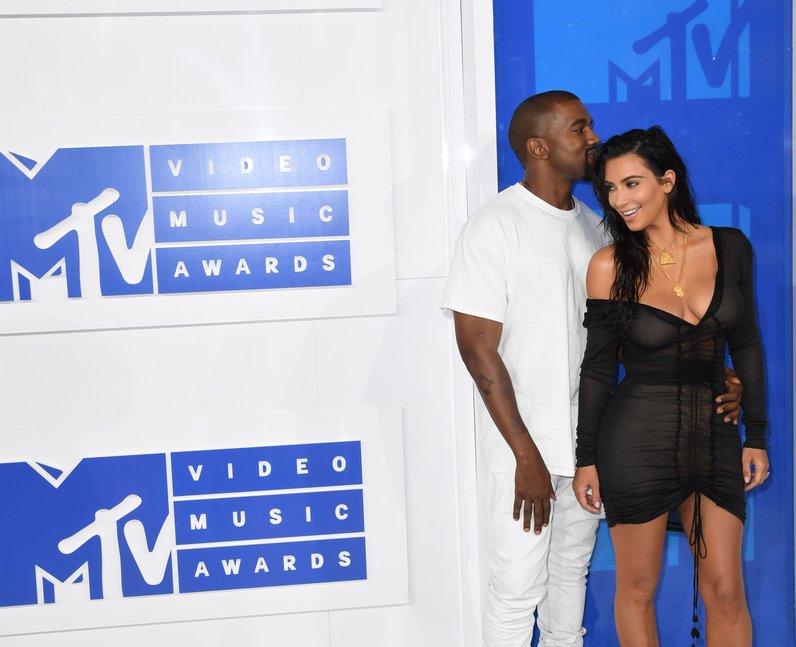 Kim Kardashian Knaye West MTV VMAs 2016 Red Carpet