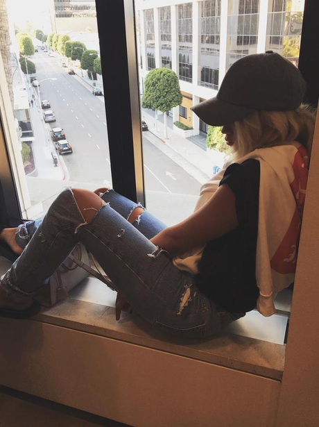 Sofia Richie enjoys a day of shopping