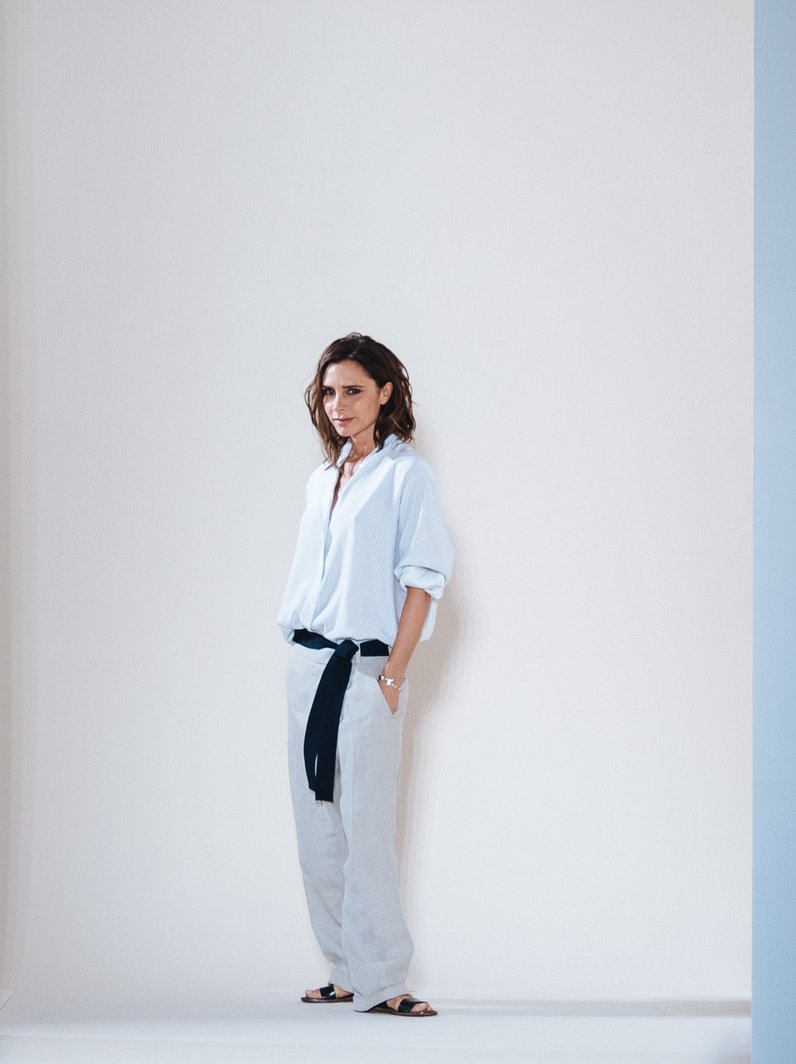 NYFW SS17 Victoria Beckham takes her bow