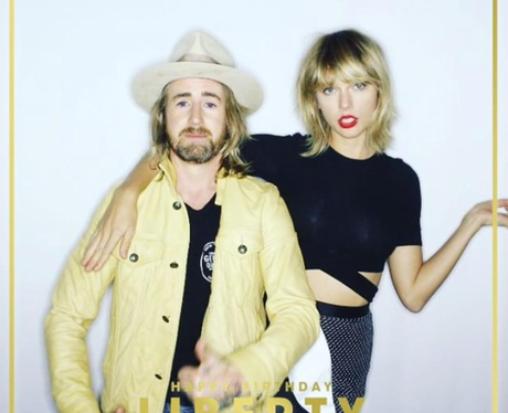 Taylor Swift shows off new haircut