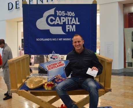Were you pap'd by the Capital Street Stars?