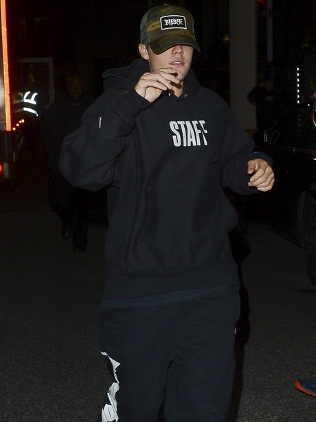 Justin Bieber attempts to go incognito