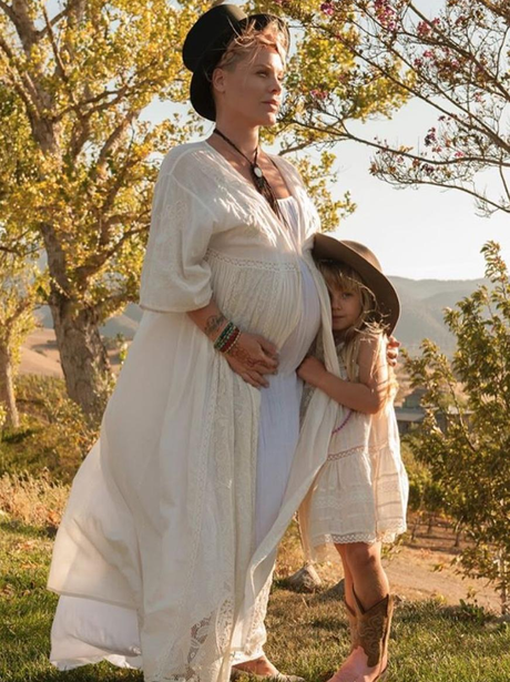 P!nk announces her pregnancy on Instagram