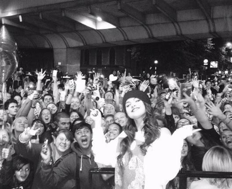 Selena Gomez thanks fans on instagram