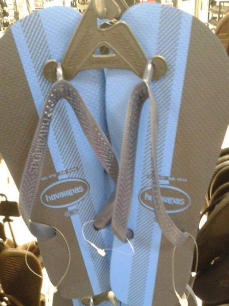 What colour are these flip flops?