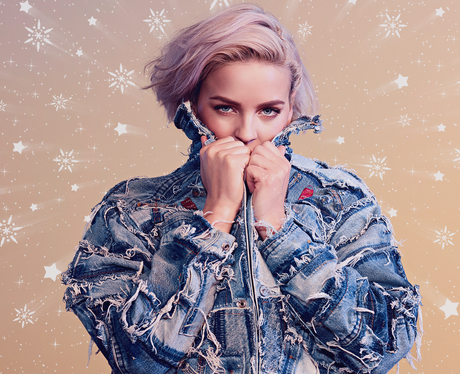 Anne-Marie Jingle Bell Ball Asset