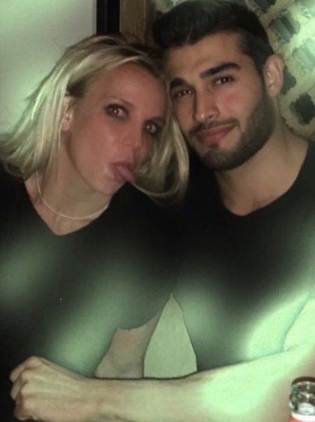 Britney Spears cosies up to PT
