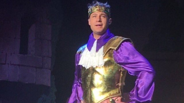 Scotty T panto prince charming 