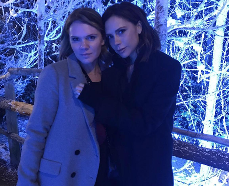 Victoria Beckham poses with her sister on family d