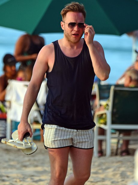 Olly Murs looks a bit sunburnt on holiday