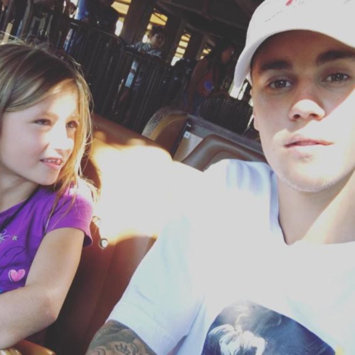 Justin Bieber shares the stage with toddler sister Jazmyn for