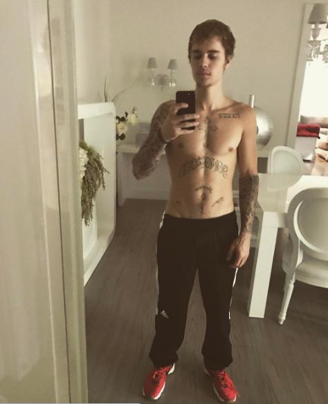 Justin Bieber topless on instagram selfie