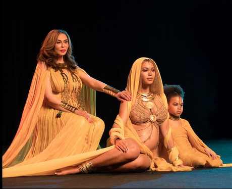 Beyonce Grammy Awards 2017 Mother and daughter