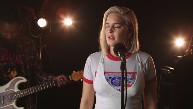 Anne-Marie Live Session