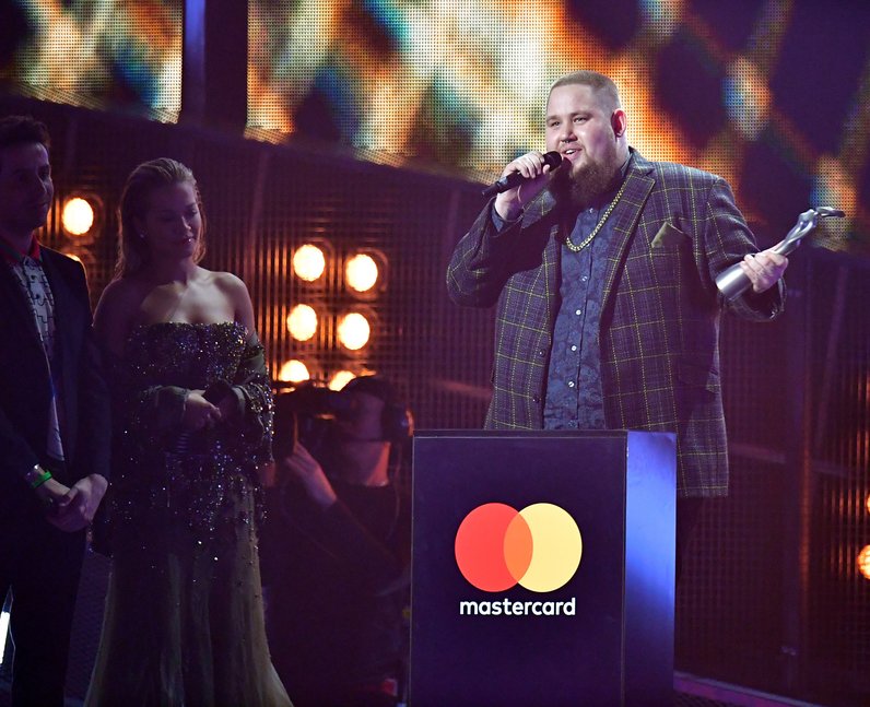 Rag 'N' Bone Man WINNER British Breakthrough BRITs