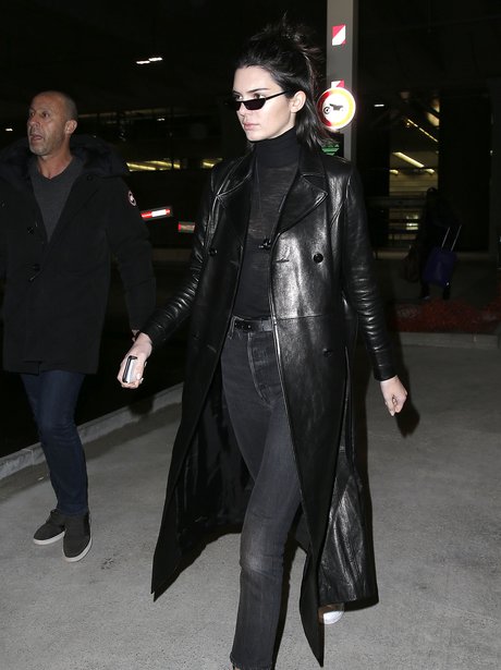 Kendall Jenner looks like she's in the Matrix in sunglasses and leather ...