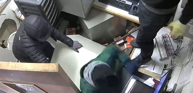 SHell garage Millbrook Southampton robbery CCTV