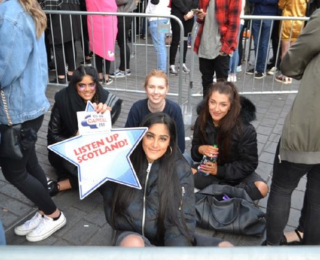 Were you pap'd by the Capital Street Stars?