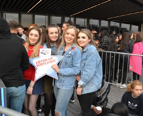 Were you pap'd by the Capital Street Stars?