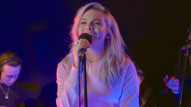 Louisa Johnson Live In Session 2