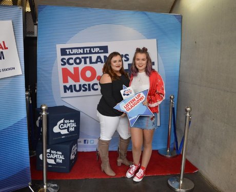 Were you pap'd by the Capital Street Stars?
