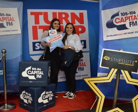 Were you pap'd by the Capital Street Stars?