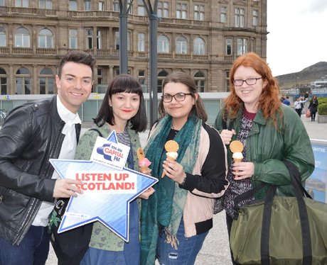 Were you pap'd by the Capital Street Stars?