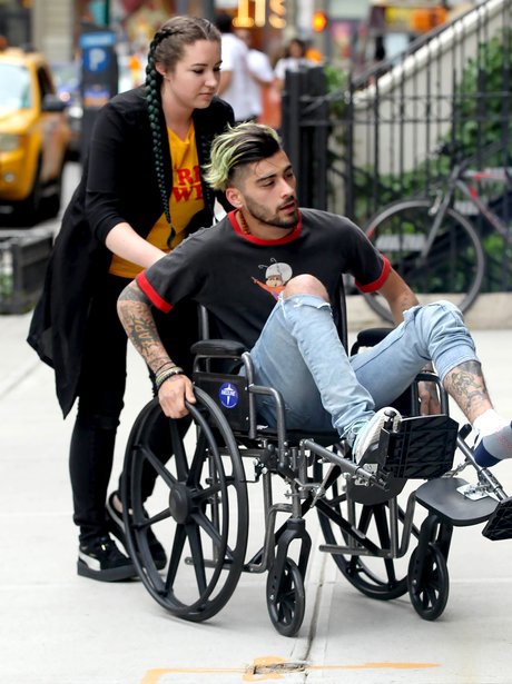 Zayn Malik is in a wheelchair and no one knows why