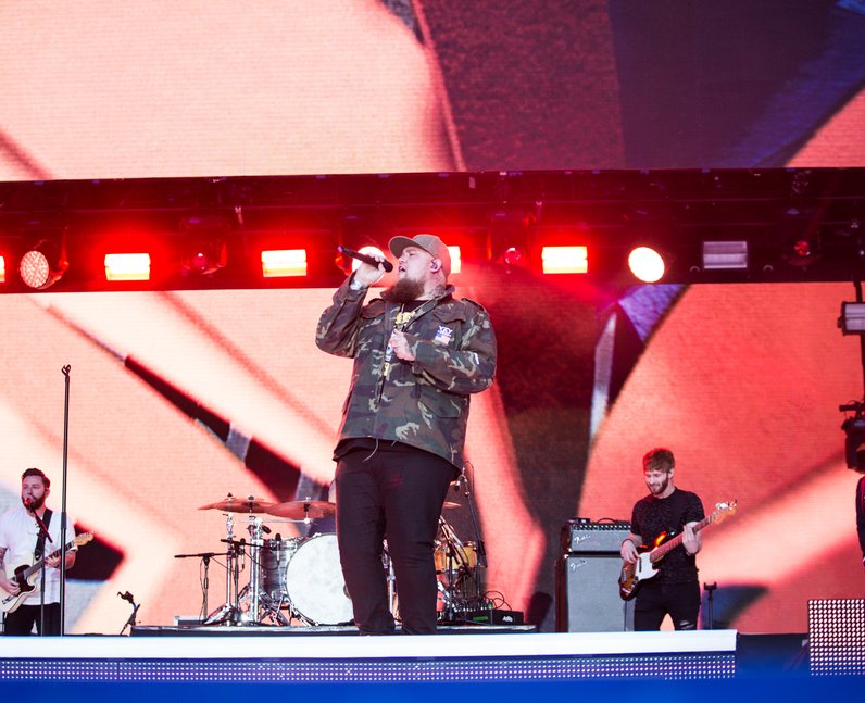 Rag N Bone at the Summertime Ball 2017