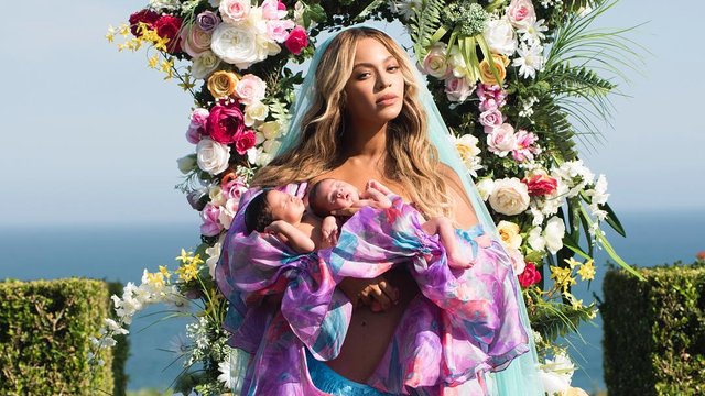 Beyoncé's First Picture Of Twins