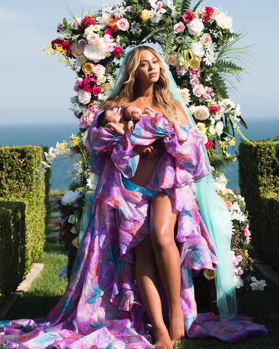 Beyoncé's First Picture Of Twins