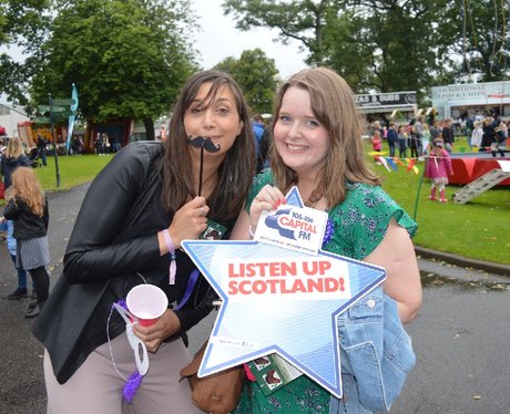 Were you pap'd by the Capital Street Stars?