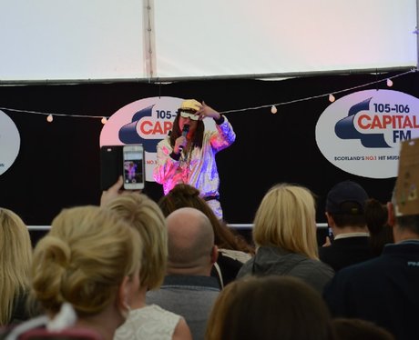 Were you pap'd by the Capital Street Stars?