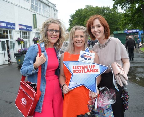 Were you pap'd by the Capital Street Stars?