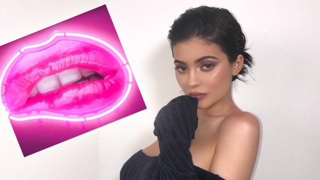 Kylie Jenner lip logo 