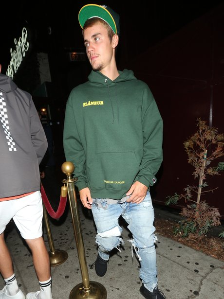 Justin Bieber goes to a club with his pastor, days after he announces ...