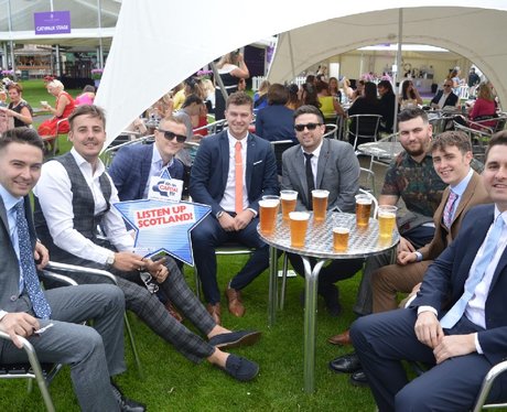 Were you pap'd by the Capital Street Stars?