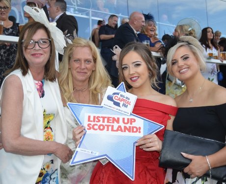 Were you pap'd by the Capital Street Stars?
